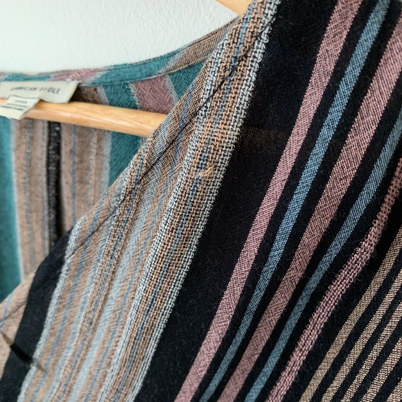 AE Striped Top in excellent condition! - Picture 4 of 4